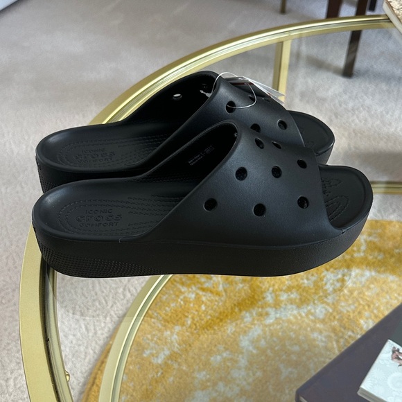 CROCS Classic Black Slide Sandals - Picture 3 of 6